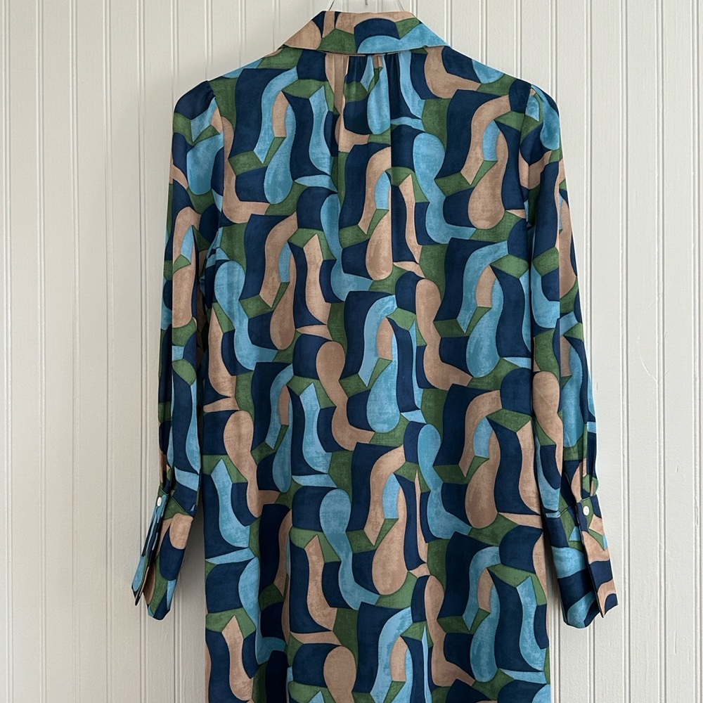J. McLaughlin Belle Collard Long Sleeve Midi Dress in Abstract Chaise - Picture 5 of 12